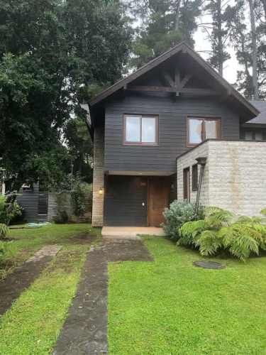 HERMOSA CASA EN VENTA PARQUE PINARES PUCON