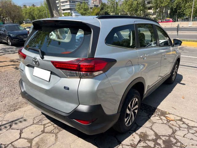 TOYOTA RUSH 1.5 CVT 2024 ÚNICO DUEÑO