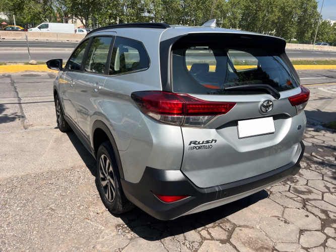 TOYOTA RUSH 1.5 CVT 2024 ÚNICO DUEÑO