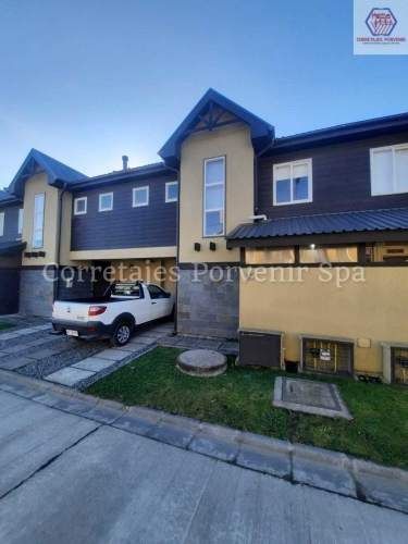 SE VENDE CASA AMOBLADA EN CONDOMINIO (28054)