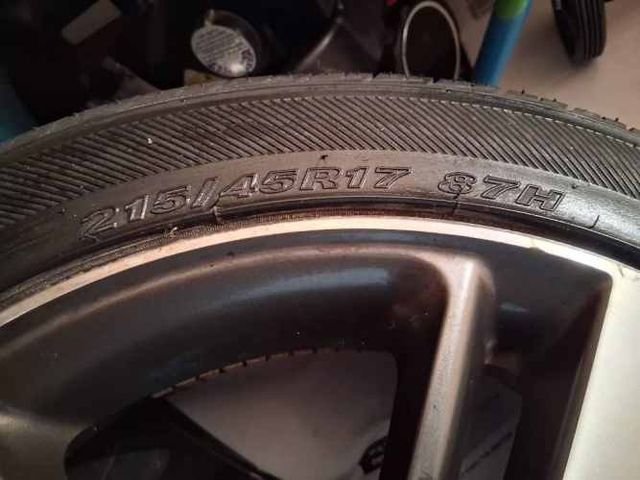 Vendo Llanta con Neumatico $250.000.-