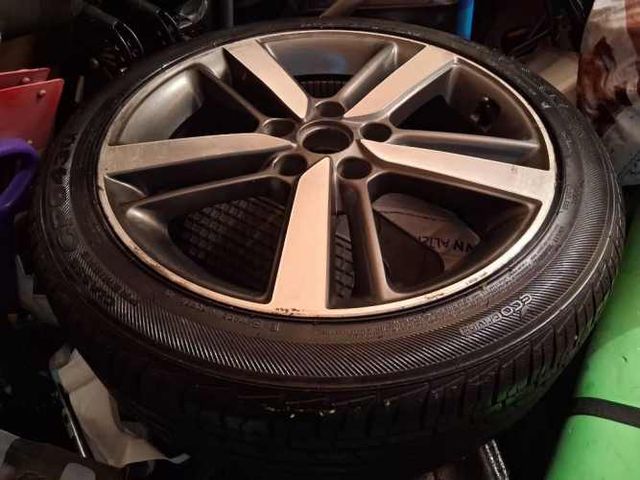 Vendo Llanta con Neumatico $250.000.-