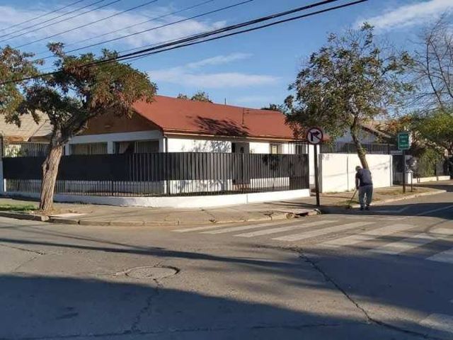Linda casa ubicada en barrio residencial Rancagua.