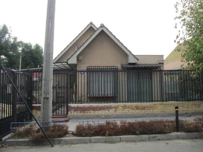 CASA 3D, 2B, con Local Comercial 25 mt2. San Bernardo