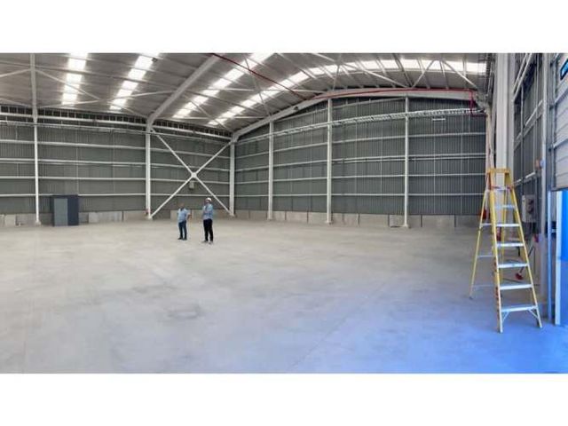 Arriendo bodega de 530 m2 en Parque Industrial Enea.