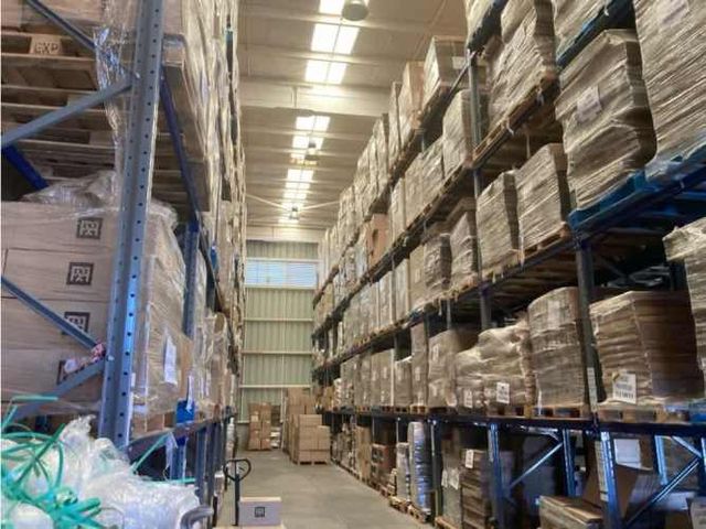 Arriendo bodega de 467 m2 en P. Industrial. Pudahuel.