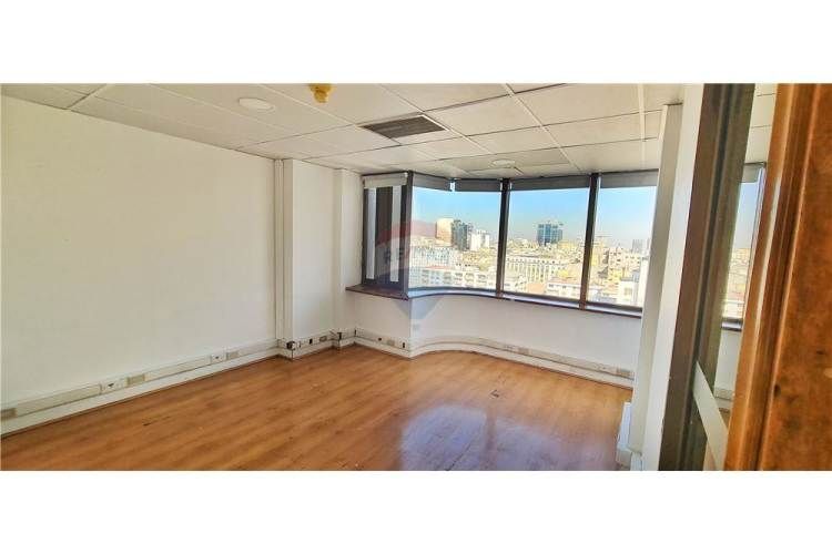 Amplia oficina planta libre, gran ubicación! metro