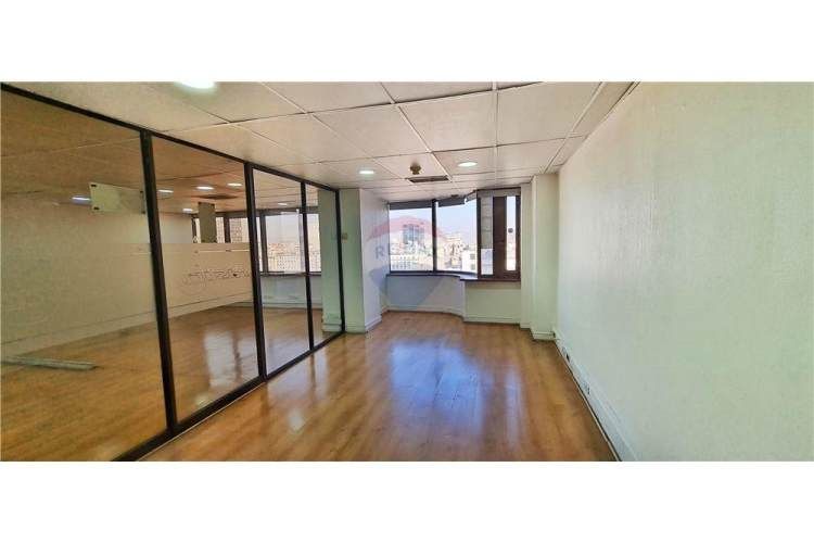 Amplia oficina planta libre, gran ubicación! metro