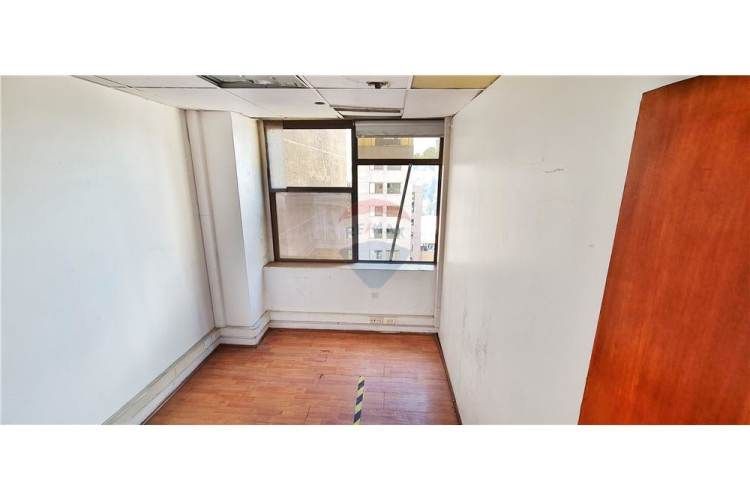 Amplia oficina planta libre, gran ubicación! metro