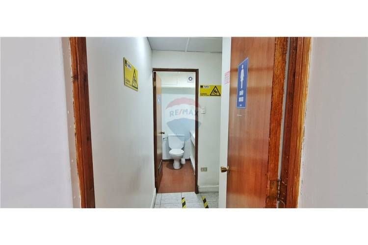 Amplia oficina planta libre, gran ubicación! metro