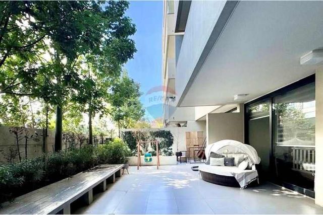 Depto con jardin frente portal  la dehesa