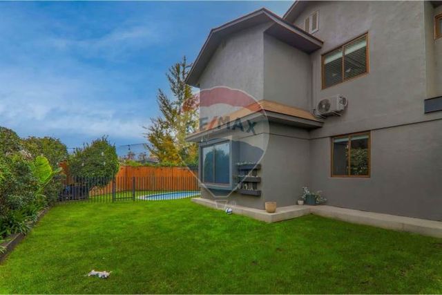 Casa remodelada en el rodeo/c. huinganal