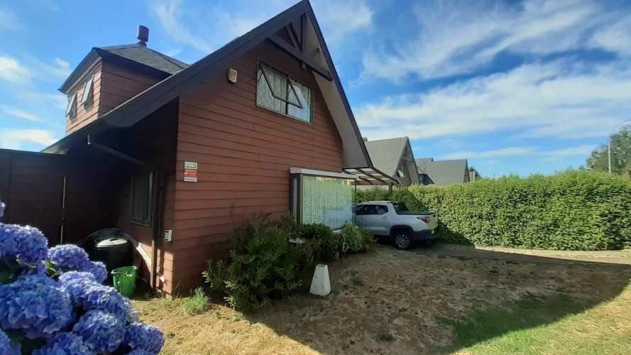 CASA  EN ISLA TEJA CERCA RIO CRUCES VALDIVIA