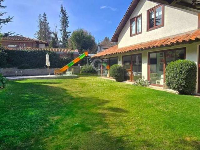 Amplia Casa Familiar en el Huinganal