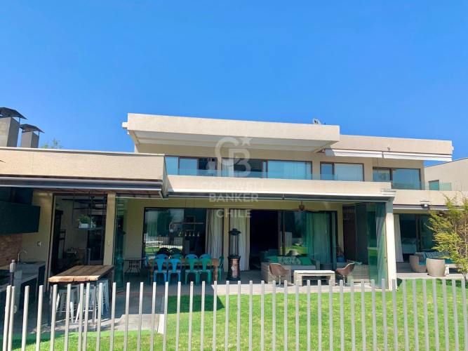 Espectacular casa en condominio