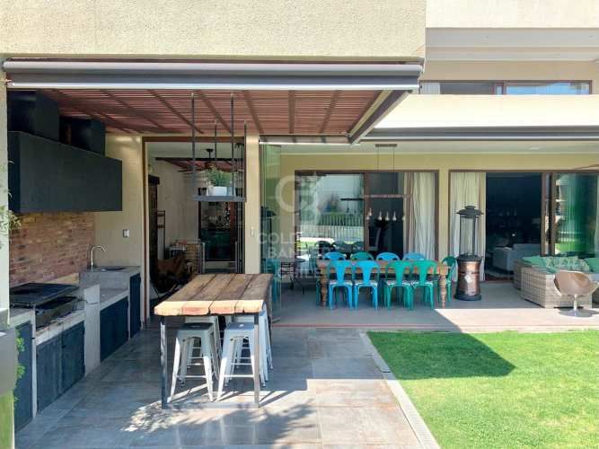 Espectacular casa en condominio