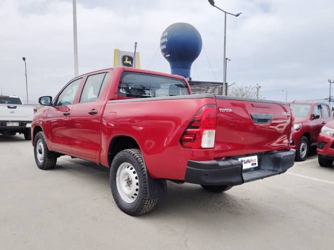 TOYOTA HILUX 2023