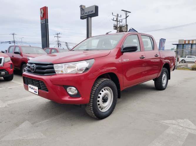 TOYOTA HILUX 2023
