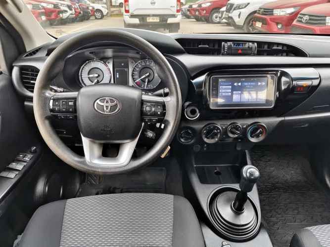 TOYOTA HILUX 2023