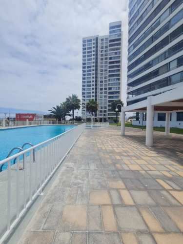 Se vende departamento “Las Antillas I”, 4D,4B,1E,1BD, frente al mar, sector sur, UF9.200