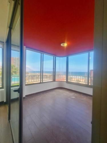 Se vende departamento “Las Antillas I”, 4D,4B,1E,1BD, frente al mar, sector sur, UF9.200