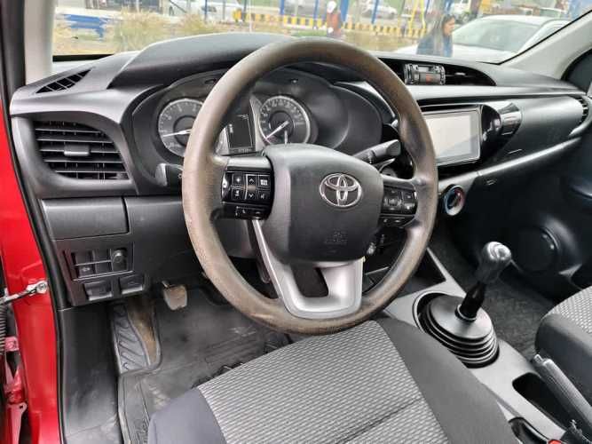 TOYOTA HILUX 2023
