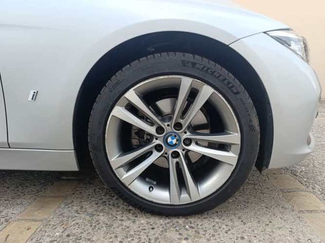 BMW 330 2018