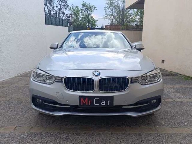 BMW 330 2018