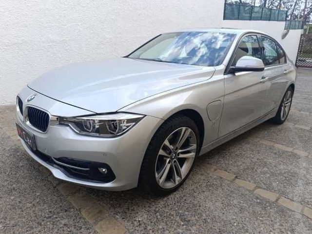 BMW 330 2018