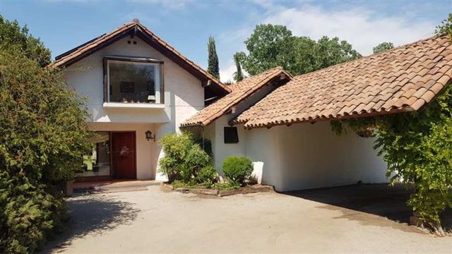 CASA Avenida Chicureo