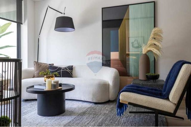 Espectacular, 1d-1b en las condes