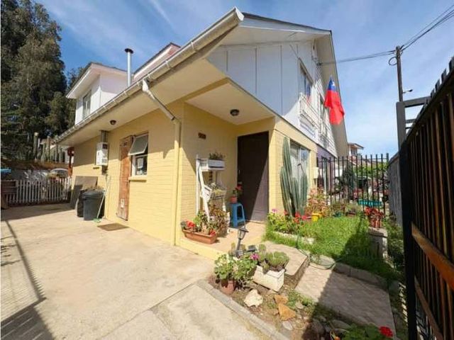 SE VENDE CASA 4 DORMITORIOS EN VILLA ALEMANA