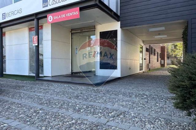 Arrienda local en nueva costanera, vitacura