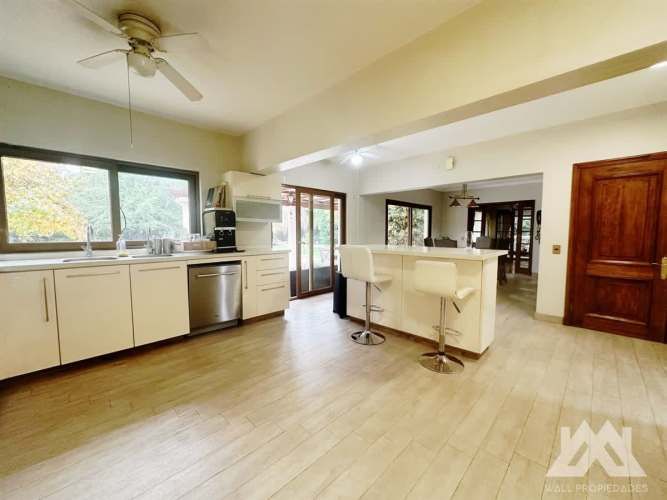 CASA Invierte en Exclusividad en Las Brisas de Chicureo 5000m2