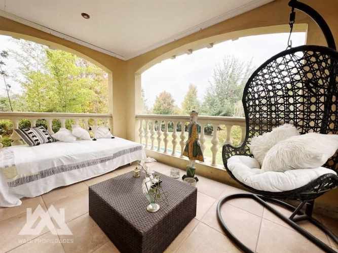 CASA Invierte en Exclusividad en Las Brisas de Chicureo 5000m2