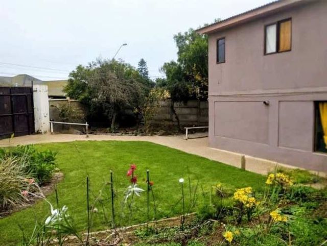 CASA La Herradura a una cuadra de Borde costero. terreno de 523m2 y 129 construidos