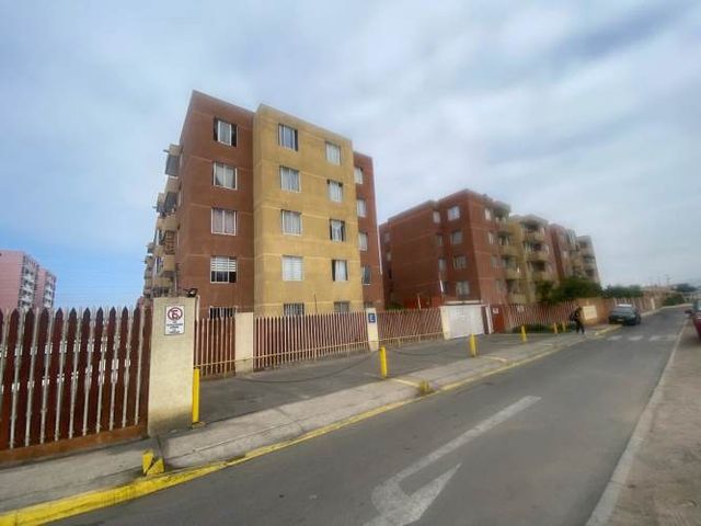 Vendo Departamento frente a Mall la Portada