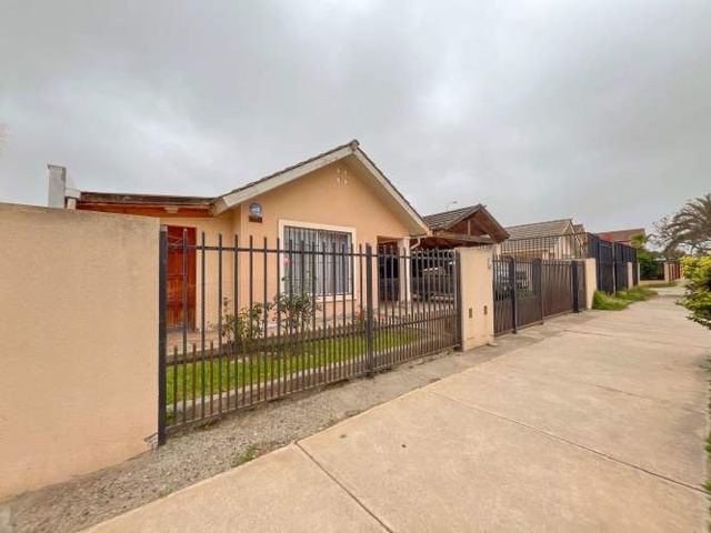 AMPLIA CASA EN VENTA EN SERENA ORIENTE, SAN JOAQUIN, LA SERENA.