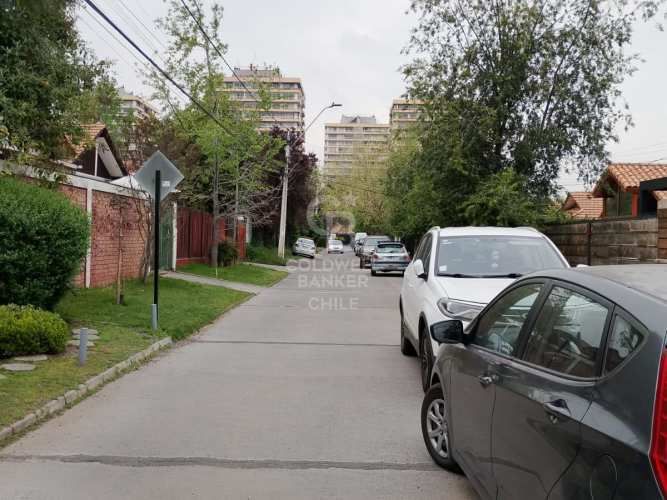 Depto con amplia vista y seguridad 24/7.