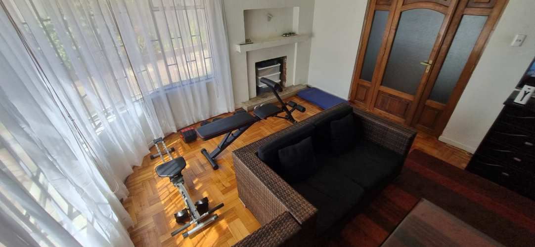 Amplia pieza individual (solo estudiante hombre pregrado) de 10,24 M2 amoblada a dos cuadras de Udec