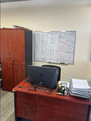 VENTA DE OFICINA / 2 ESTACIONAMIENTOS / 1 BODEGA