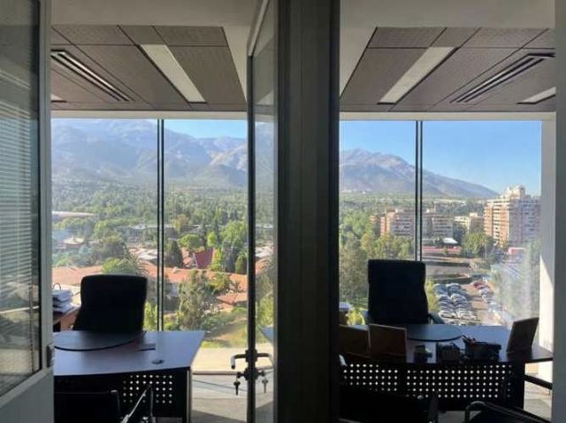 VENTA DE OFICINA / 2 ESTACIONAMIENTOS / 1 BODEGA