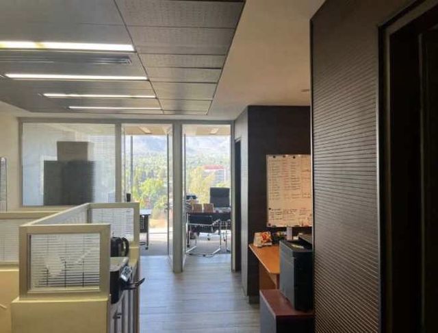 VENTA DE OFICINA / 2 ESTACIONAMIENTOS / 1 BODEGA