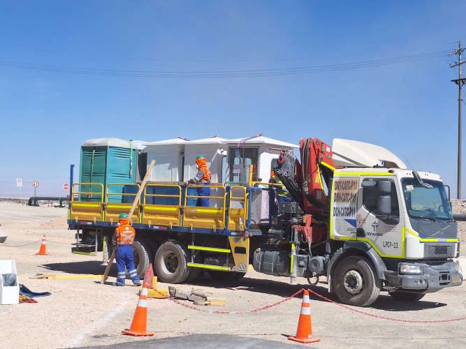 Operador Camión Pluma/ Retro
