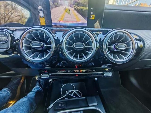 MERCEDES-BENZ A200 1.3 AMG LINE 2022