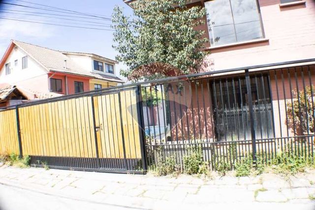 Casa  ideal para vida familiar  renovada y piscina