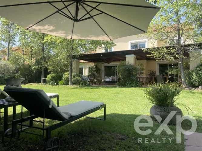 CASA Condominio Las Bandadas