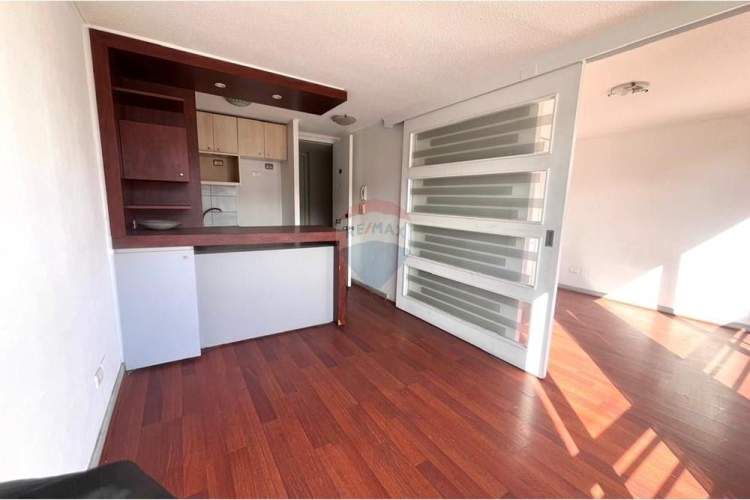 Funcional depa en san isidro, santiago!