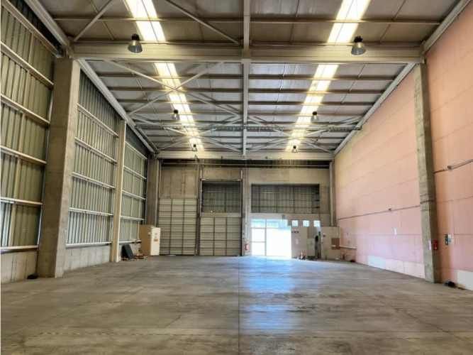 Arriendo bodega de 484 m2 en Parque Industrial, Pudahuel.
