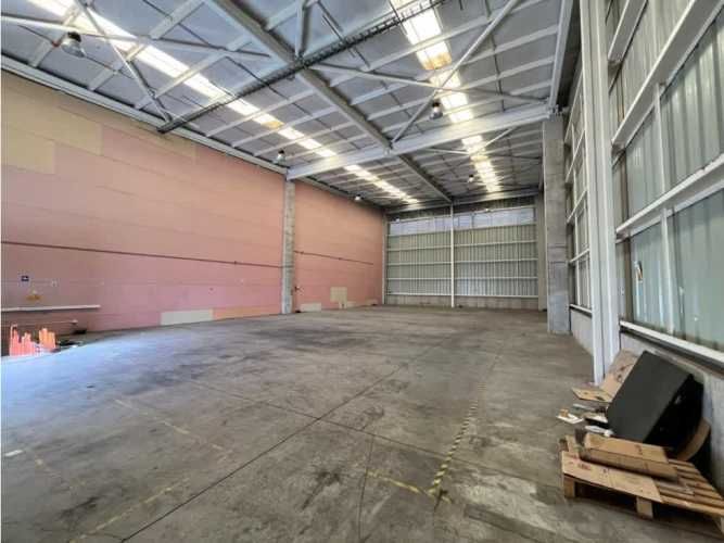 Arriendo bodega de 484 m2 en Parque Industrial, Pudahuel.